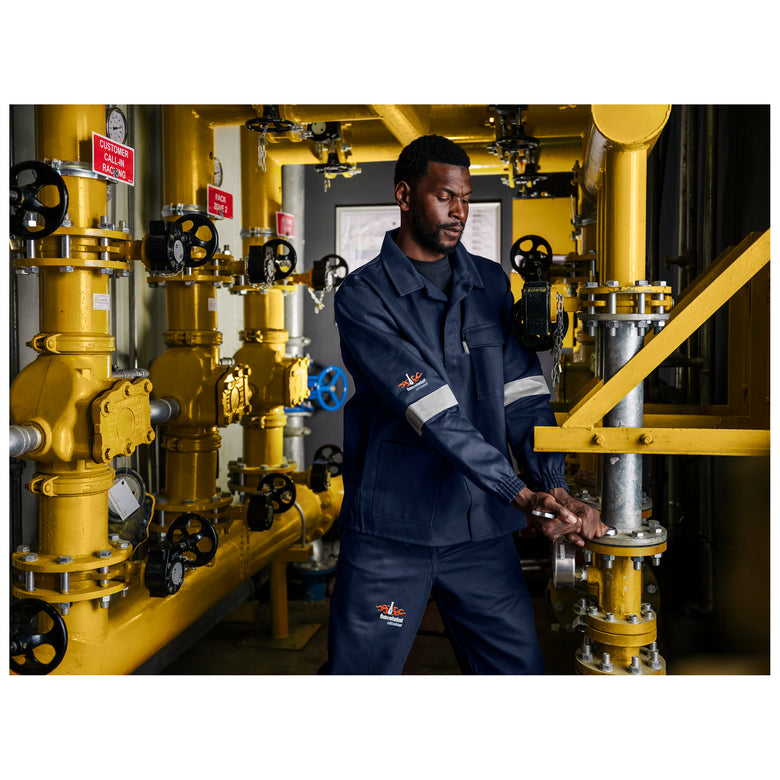 Employee wearing a d59 overall while working - d59 overalls - mens workwear