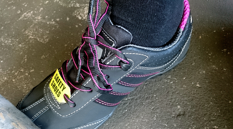 Ladies safety shoes - tekkies for ladies - ladies work shoes