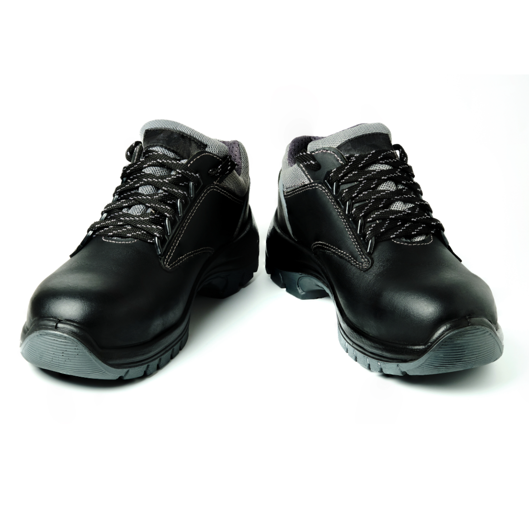 The Importance of Security Footwear in High-Risk Work Environments